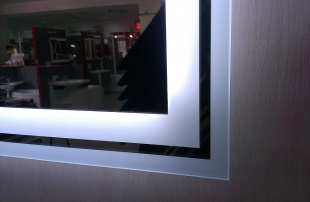 Зеркало с LED подсветкой MORENO