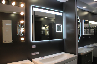 Зеркало с LED подсветкой AKATO media